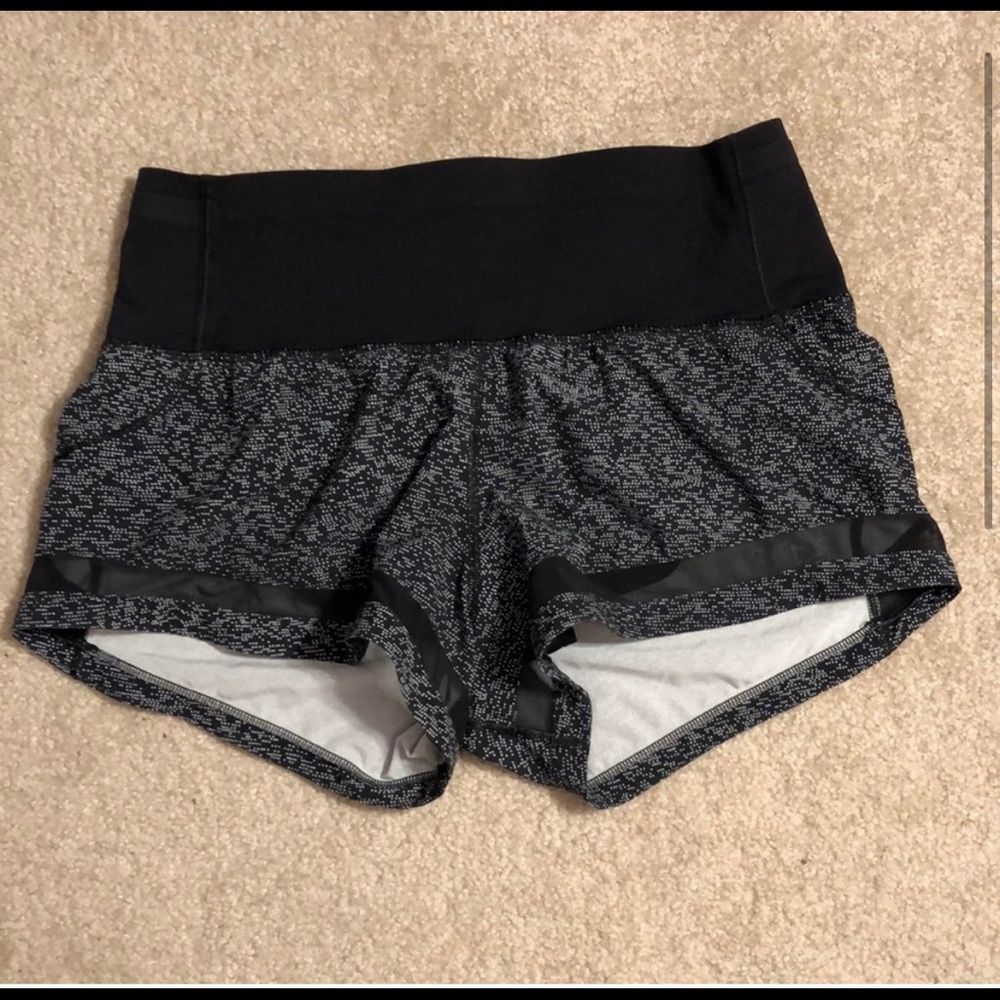 Lululemon Shorts Size  6